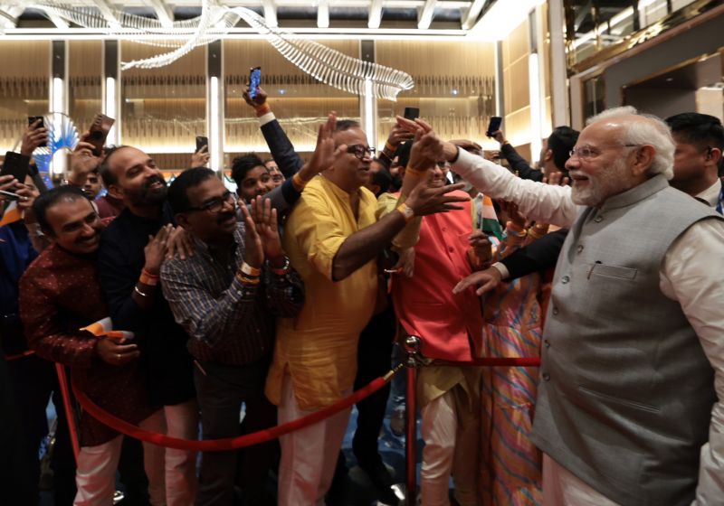 Indian Community in Dubai Extends Heartfelt Welcome to PM Narendra Modi, See Here 