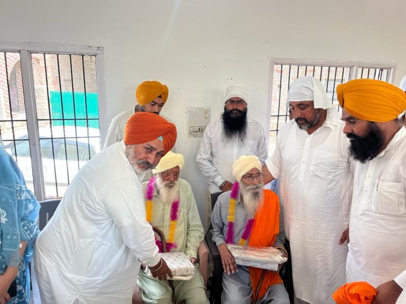 Cabinet Minister Chetan Singh Jauramajra Meets the freedom fighters of District Patiala & Saluted their Bravery
