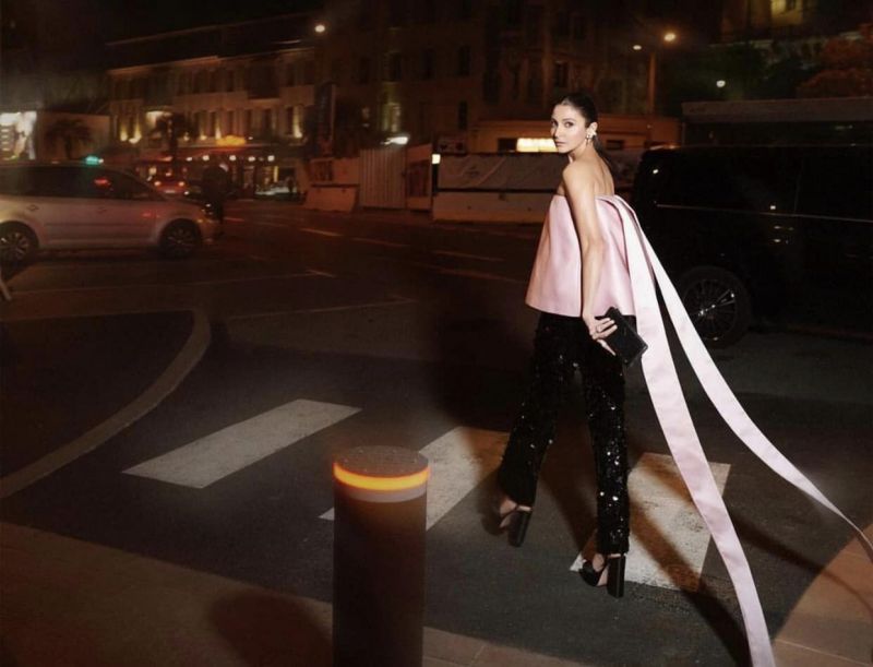 Bollywood Actress Anushka Sharma Exhibits Sizzling look at Cannes Film Festival
