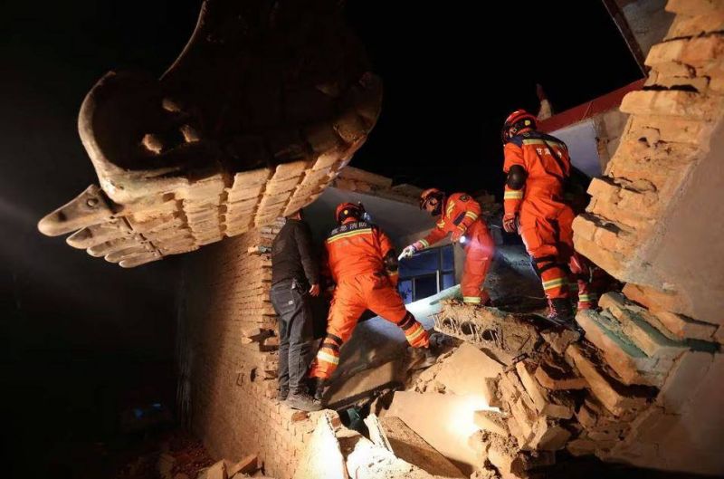 Tragedy Strikes as Earthquake Claims 111 Lives and Leaves Over 400 Injured in China