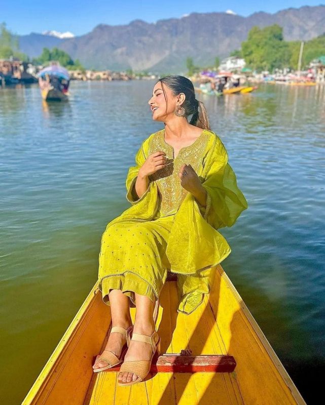 Hina Khan's Sun Kissed Glimpses 