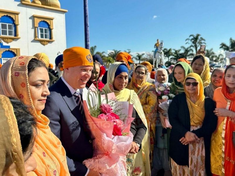 New Zealand Prime Minister Chris Hipkins Pays obeisance at Takanini Gurdwara