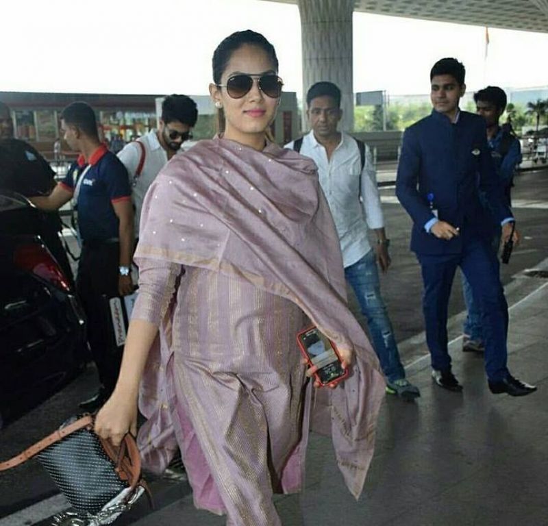 Shahid Kapoor and Mira Kapoor Spotted at Airport
