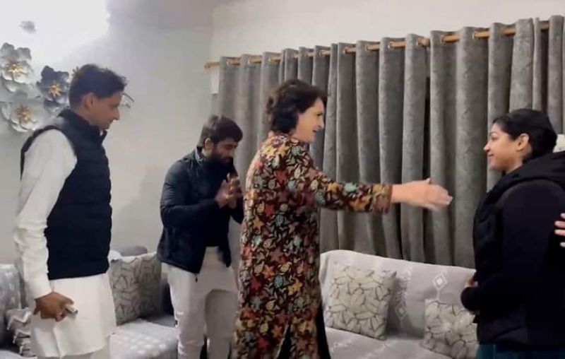 Renowned Wrestlers Sakshi Malik and Bajrang Punia Meets Congress Leader Priyanka Gandhi