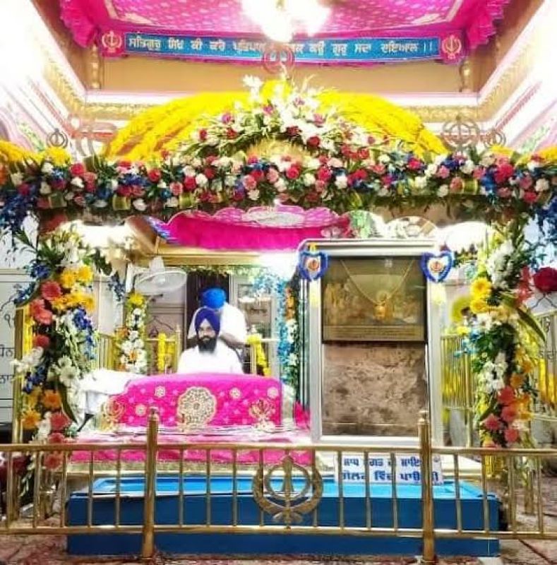 Adorned Glory: Gurdwara Kandh Sahib, Batala Shines Bright on Sri Guru Nanak Dev Ji's Wedding Anniversary. Sangat Gathers in Reverence, Celebrating the Sacred Union of Sri Guru Nanak Dev Ji