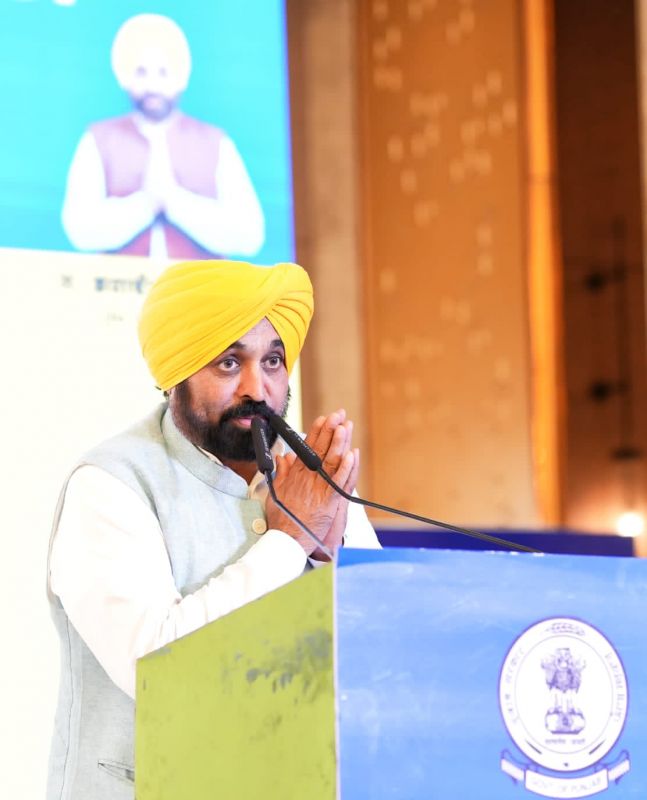 Punjab Chief Minister Bhagwant Mann and Delhi CM, AAP Convener Arvind Kejriwal Held Discussions with Industrialists in Ludhiana. They reiterated the commitment to provide comfortable environment to the industries in the state.
