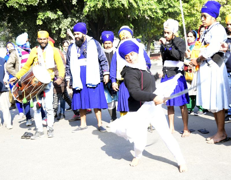 Gatka at chandigarh nagar kirtan 