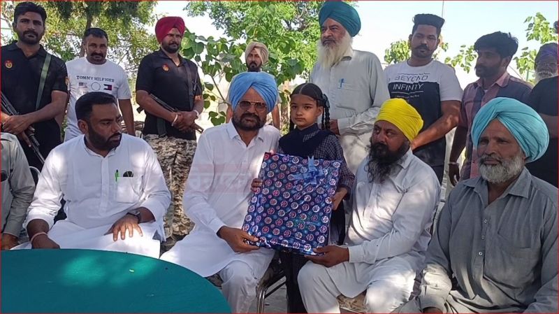 Sidhu Moose Wala's father Balkaur Singh honored Mansa Girl for scoring 499/500 Marks in Class 5th 