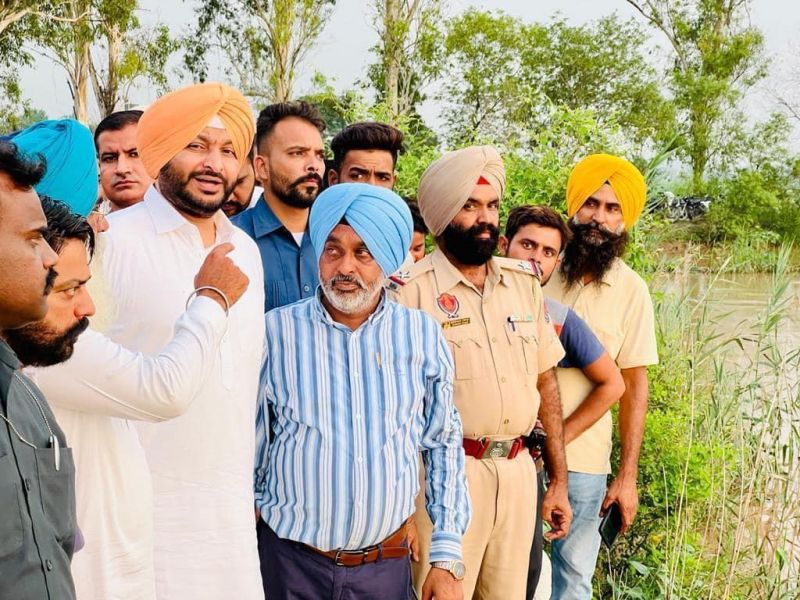 MP Ravneet Bittu Reviews Security Arrangements at Walipur Kalan village near Sutlej River Dam