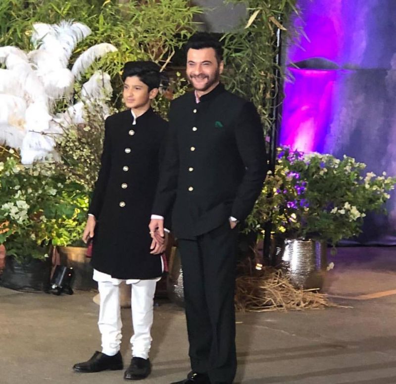 Sonamkapoor and anandahuja at wedding reception