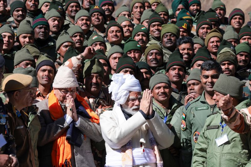 PM Modi Encounters Uttarakhand's Army Personnel During Official Visit