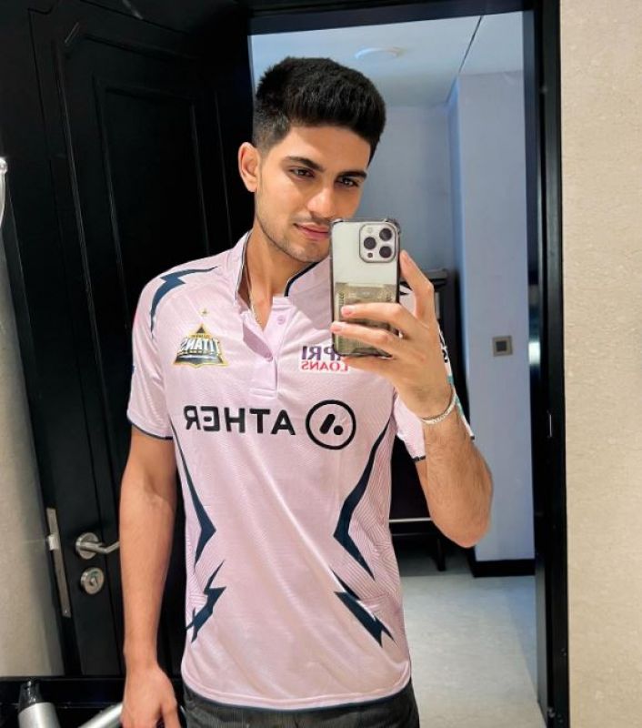 Dashing looks of Star Cricketer Shubman Gill