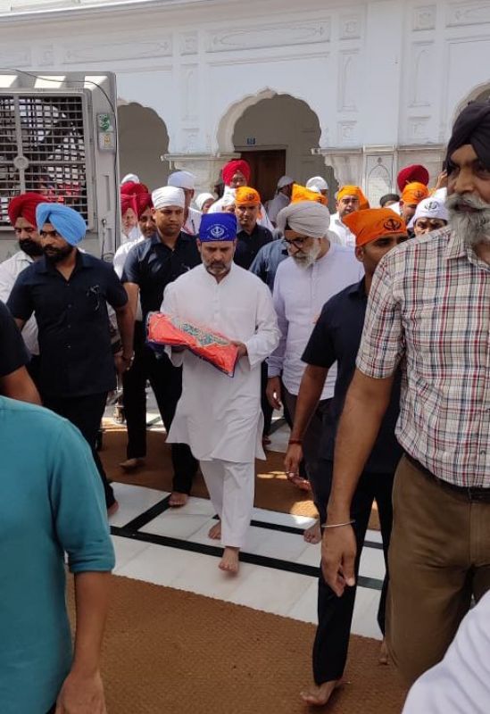 Congress Leader Rahul Gandhi Pays Obeisance at Golden Temple, Amritsar