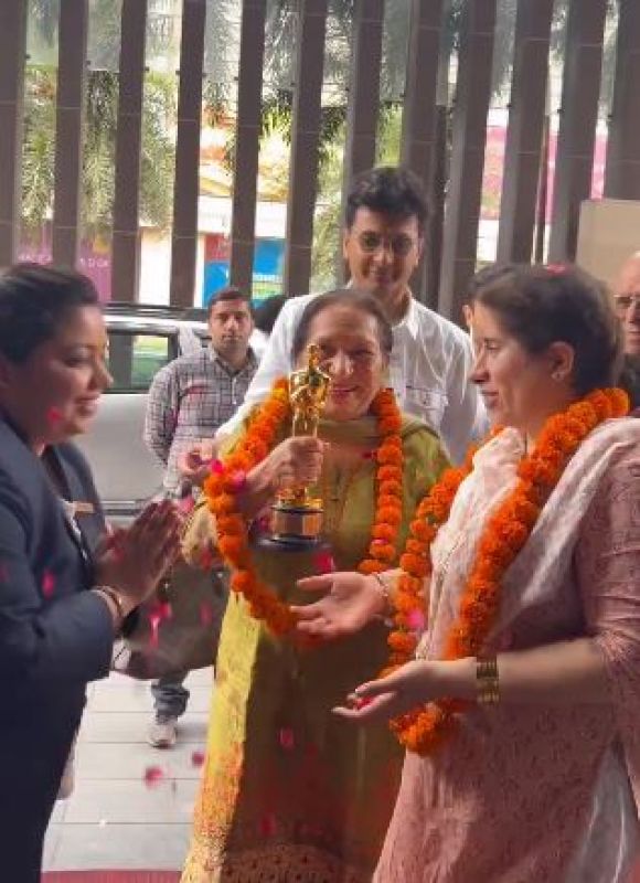 Guneet Monga Receives Warm Welcome by Chef Vikas Khanna at Amritsar Airport 
