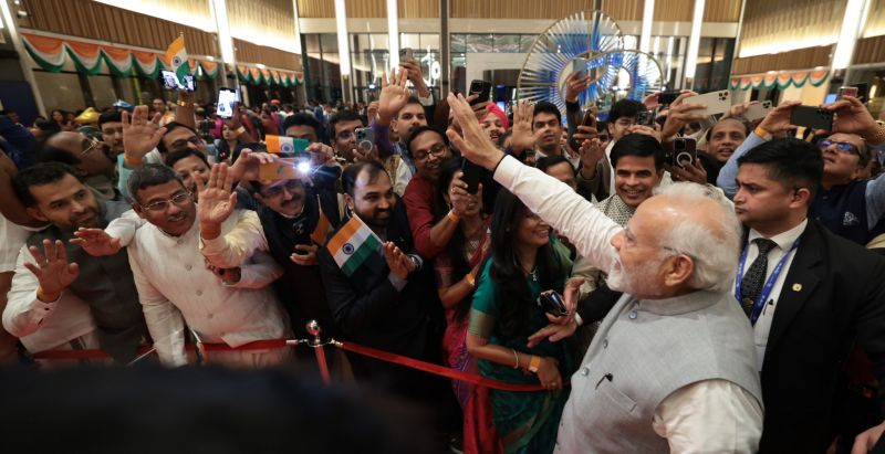Indian Community in Dubai Extends Heartfelt Welcome to PM Narendra Modi, See Here 