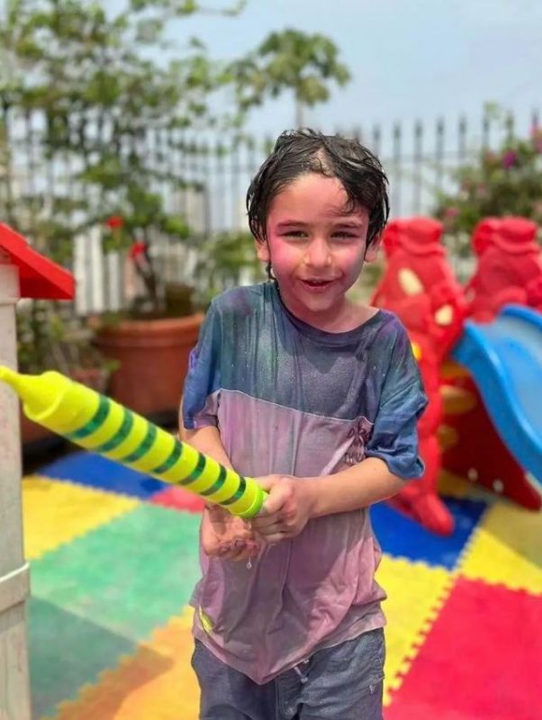 Taimur Ali Khan Pataudi Playing Holi
