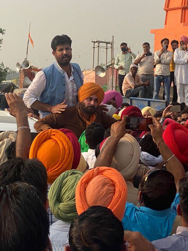 Police have detained all MLA and ministers at Haryana/UP Border