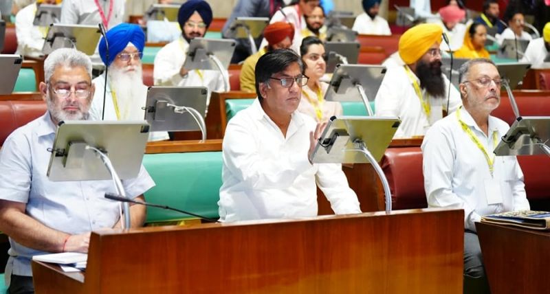 Punjab Embraces Digital Governance: Vidhan Sabha Goes Virtual as CM Mann Inaugurates iPad Integration for MLAs
