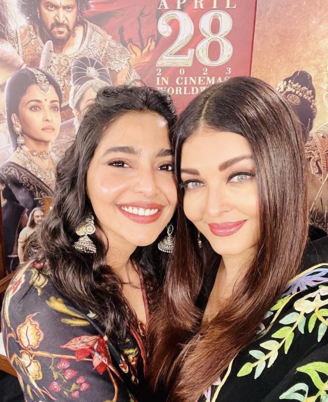 Aishwarya Rai with the amazing cast of Ponniyin Selvan 2