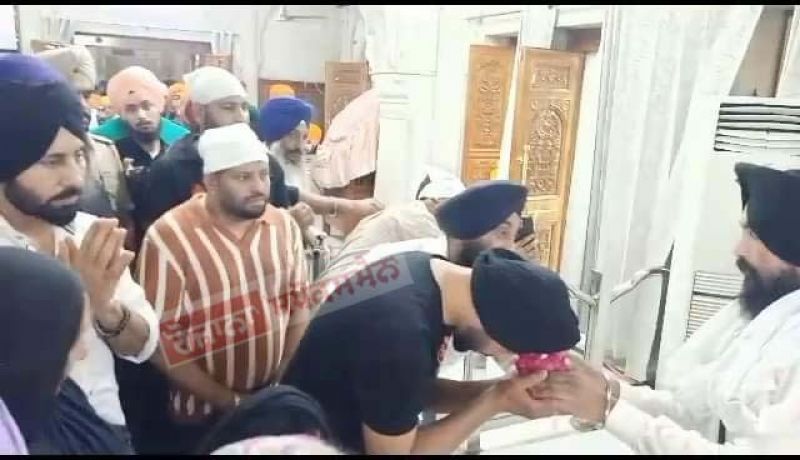 Gippy Grewal & Binnu Dhillon Pays obeisance at Golden Temple in Amritsar ahead of release of Carry on Jatta 3