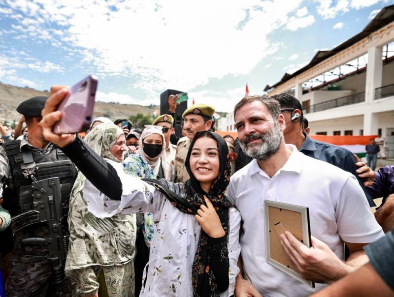 Congress leader Rahul Gandhi Interacts with School Children & Common People during his Ladakh Visit
