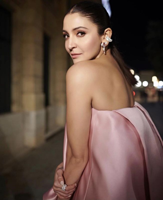 Bollywood Actress Anushka Sharma Exhibits Sizzling look at Cannes Film Festival