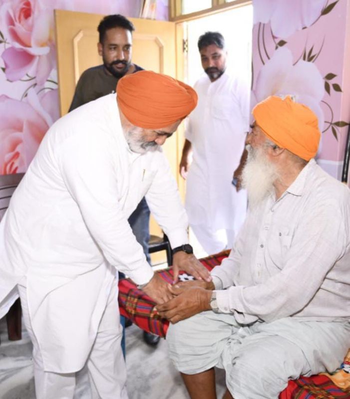 Cabinet Minister Chetan Singh Jauramajra Meets the freedom fighters of District Patiala & Saluted their Bravery