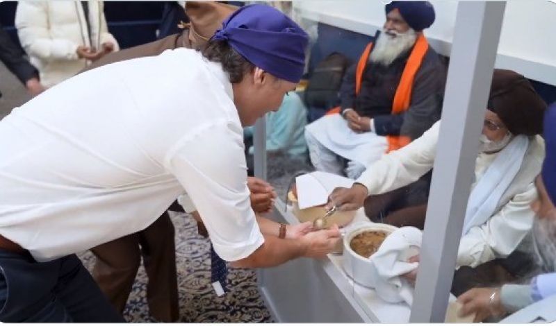 Canadian PM Justin Trudeau Paid obeisance at Khalsa Diwan Society Vancouver on Vaisakhi, He extended congratulations to the sangat on the special occasion
