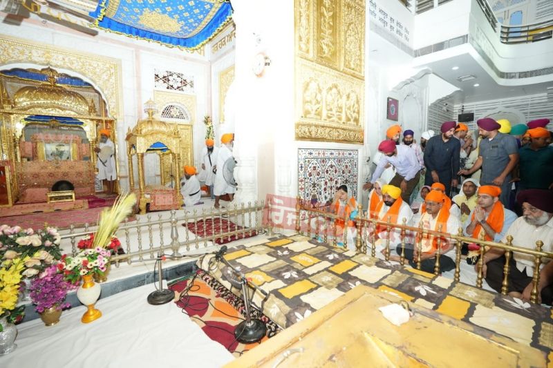 CM Bhagwant Mann & Delhi CM Arvind Kejriwal Pays Obeisance at Takhat Sri Harimandir Ji Patna Sahib. Rajya Sabha Members Raghav Chadha and Sanjay Singh were also present at the occasion.
