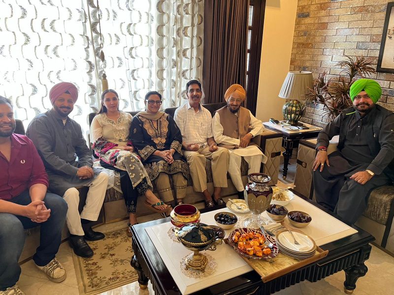 Navjot Sidhu met former CM Rajinder Kaur Bhattal, Ex-PCC President Lal Singh & Others 