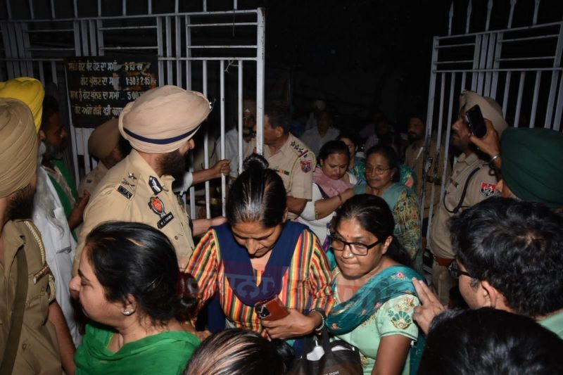 Women Stages Protest outside Powercom's Head Office, Seeks 10 hrs power daily for Paddy Season
