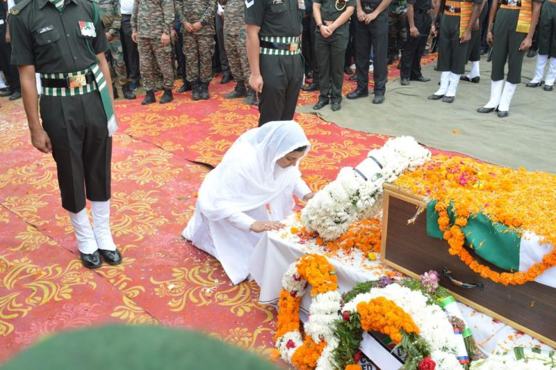 Minister Anmol Gagan Maan Paid Tributes to Martyr Colonel Manpreet Singh & Shared Grief with Family
