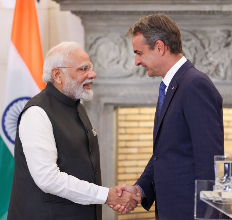 PM Modi Meets Greek PM Kyriakos Mitsotakis, Held Talks on Strengthening Trade Relations 