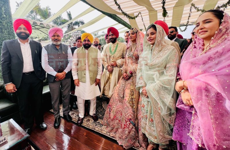 CM Bhagwant Mann & Wife Arrived at Cabinet Minister Meet Hayer & Gurveen Kaur's Wedding