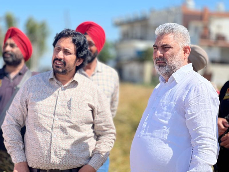 Punjab Cabinet Minister Lal Chand Kataruchakk Reviews Crops Damaged due to Unseasonal Rain in Villages Kanwan and Thakurpur of Bhoa 