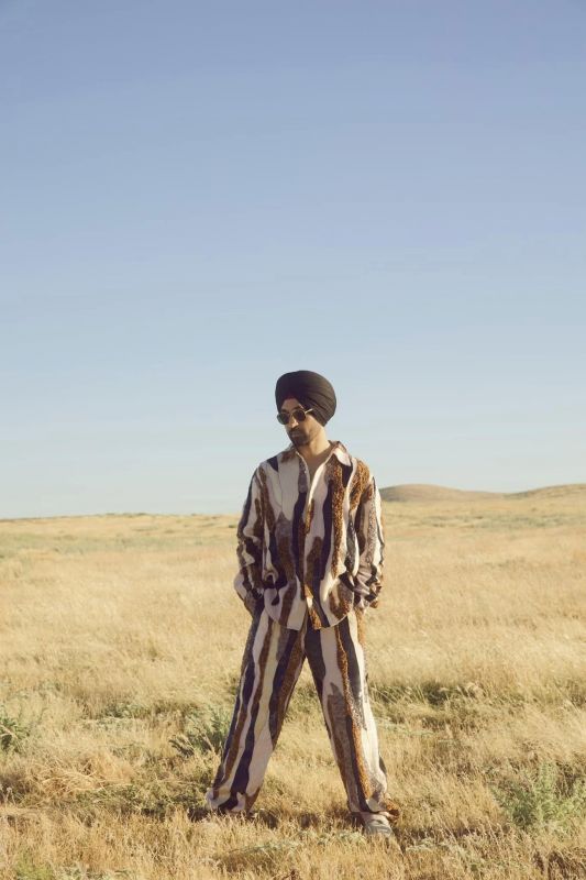 Diljit Dosanjh Unveils New Look, Garnering Enthusiastic Response from Fans