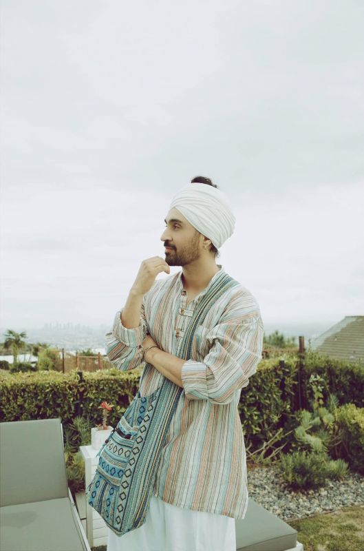 Celebrity Singer Diljit Dosanjh Exhibits 'Chamkila' Vibes While Creating Yummy Delights