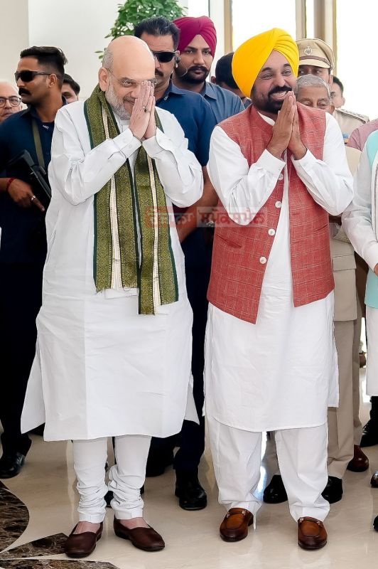 31st Meeting of Northern Zonal Council Underwent in Amritsar on Sept 26. Union Home Minister Amit Shah, Punjab CM Bhagwant Mann, Himachal CM and representatives of other states were also present on the occasion.
