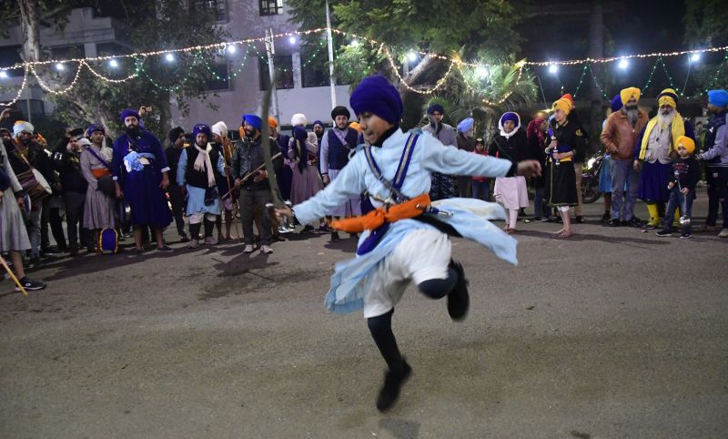 Gatka at chandigarh nagar kirtan 