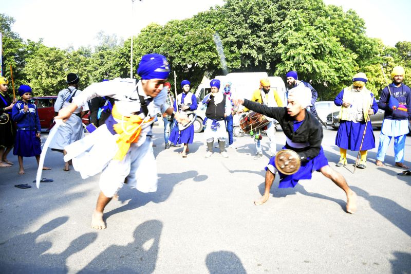 Gatka at chandigarh nagar kirtan 