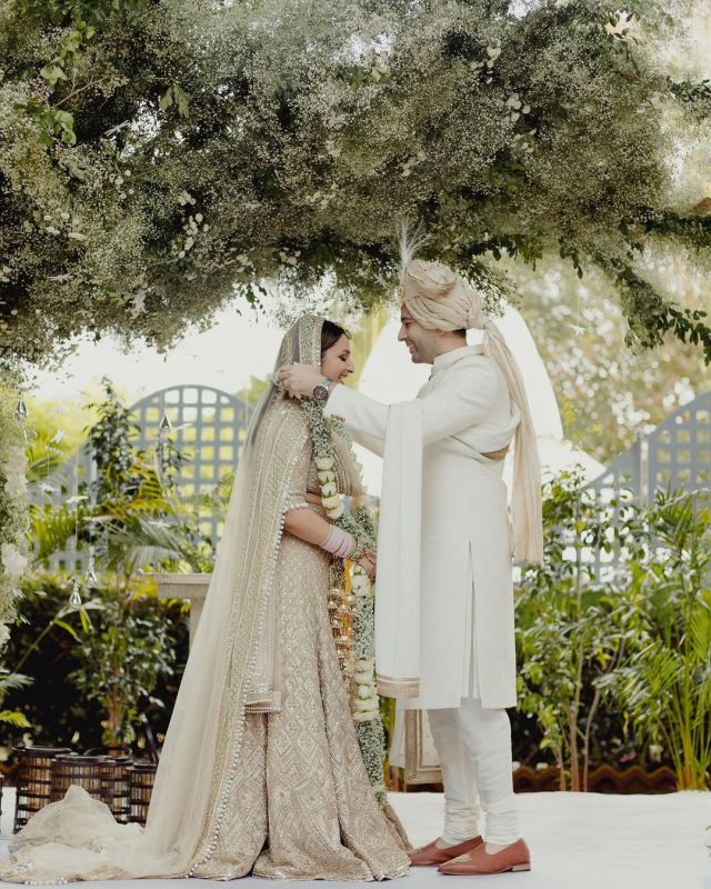 Capturing Love & Elegance: Stunning Moments from Parineeti Chopra & Raghav Chadha's Wedding
