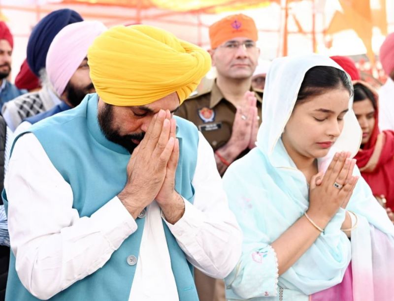 The CM said that he had the privilege of paying obeisance at this holy city, Sri Anandpur Sahib.
