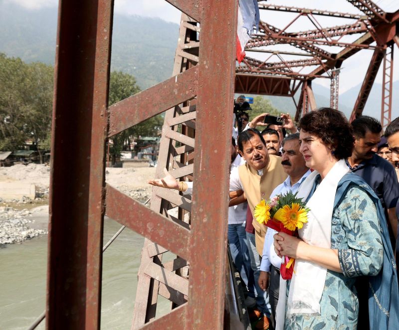Congress General Secretary Priyanka Gandhi Offers Condolences & Support to Natural Disaster Victims in Kullu