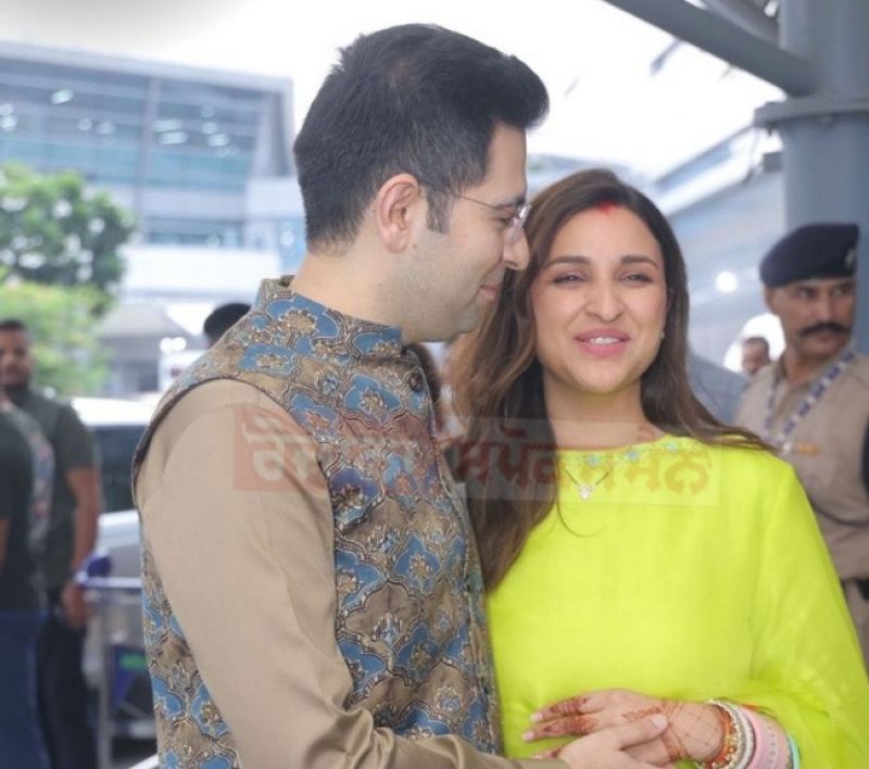 Newlyweds Parineeti Chopra & Raghav Chadha Arrive in Delhi After Marriage