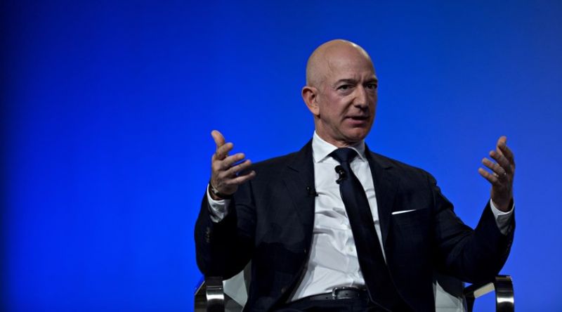 Jeff Bezos In Amazon Prime Video Event In Mumbai With Shahrukh Khan