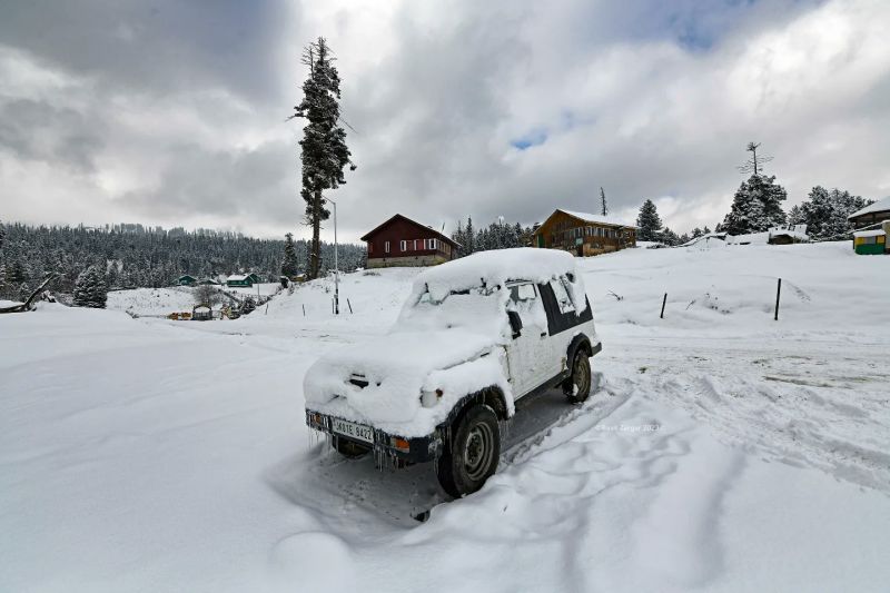 In Pics: Tourists Enjoying in the Enchanting Snowfall Bliss of Kashmir Valley