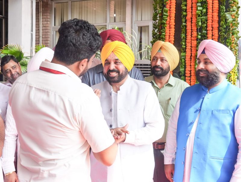 CM Bhagwant Mann Sends First Batch of 50 Head Masters to IIM Ahmedabad for Special Training