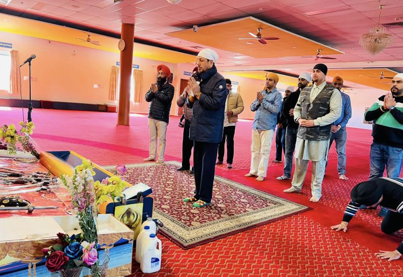 Punjabi Singer Gurdas Maan Pays obeisance at Takanini Gurdwara Sri Kalgidhar Sahib (Auckland)
