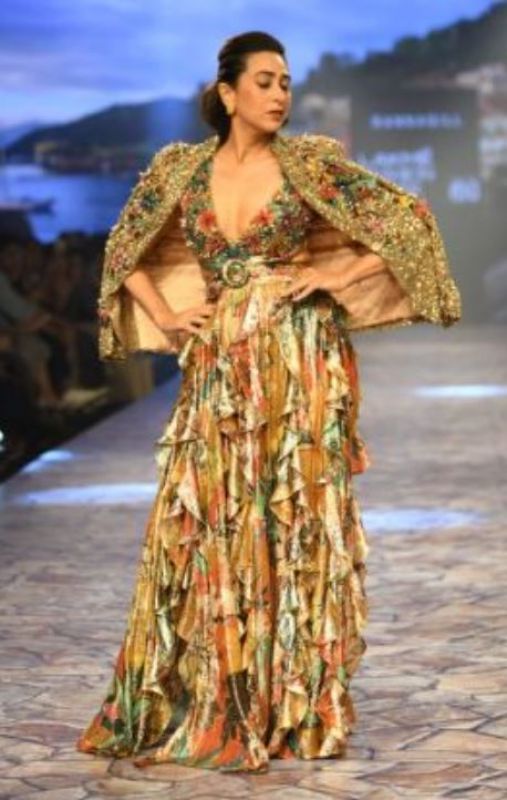 Karisma Kapoor turned showstopper for designer Ranna Gill
