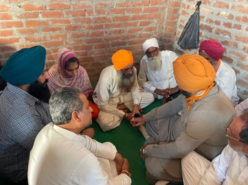 Navjot Singh Sidhu, With Family of Lovepreet Singh 